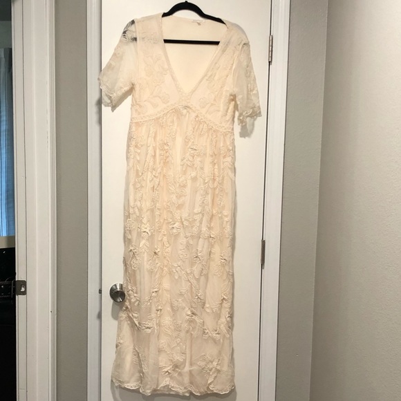 Dresses & Skirts - Unstoppable lace maxi dress from Bella Ella boutique